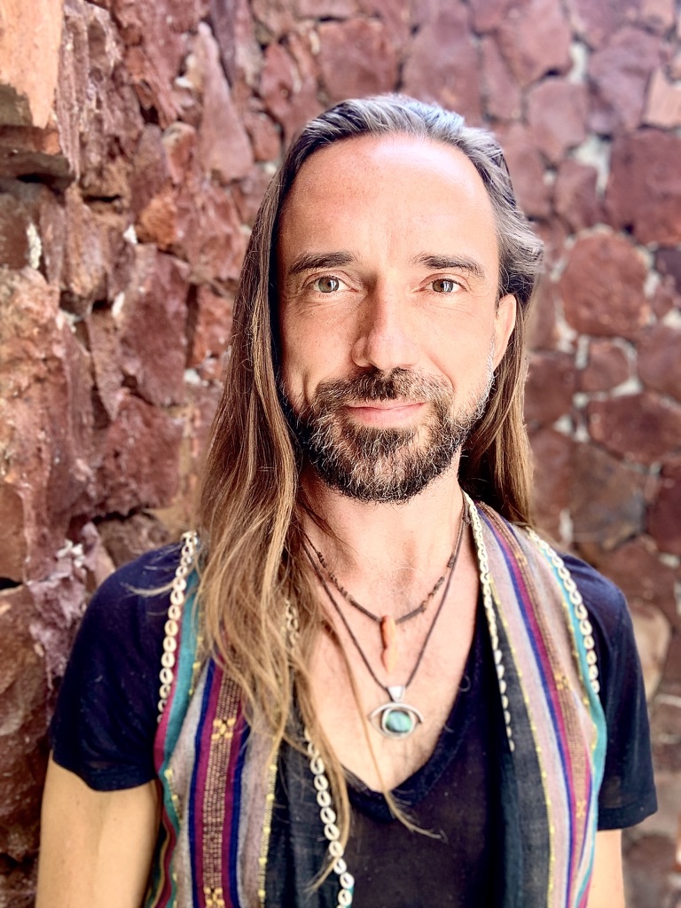 Luke DeStefano, Kambo practitioner